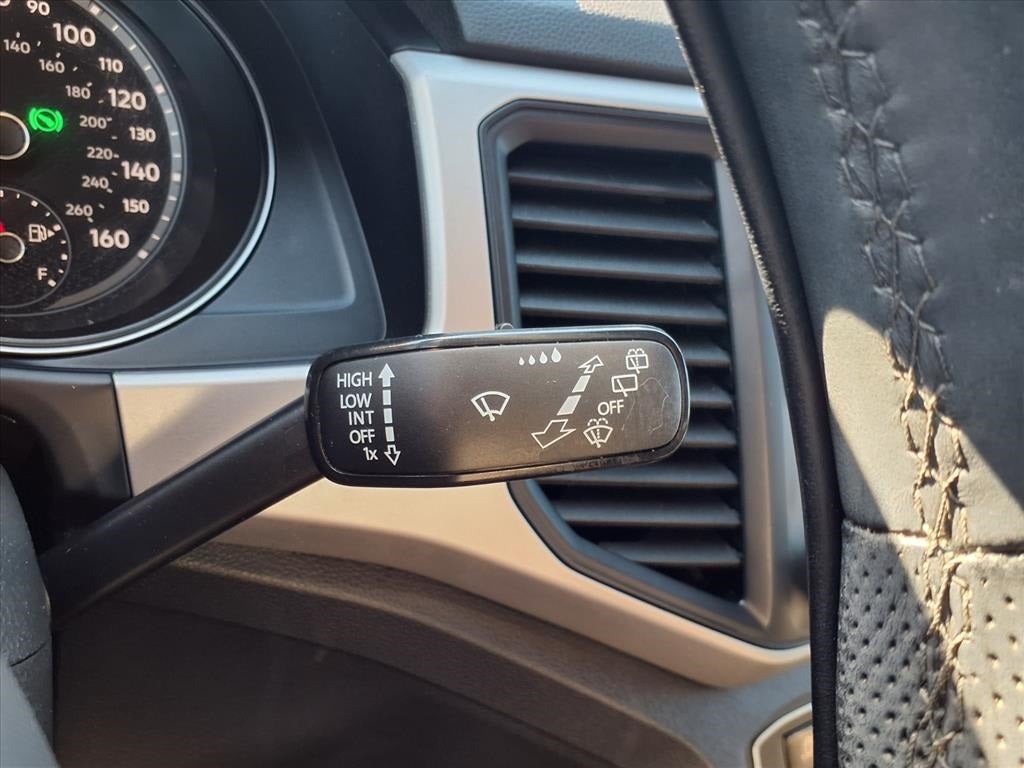 2021 Volkswagen Atlas Cross Sport 3.6L V6 SE w/Technology R-Line