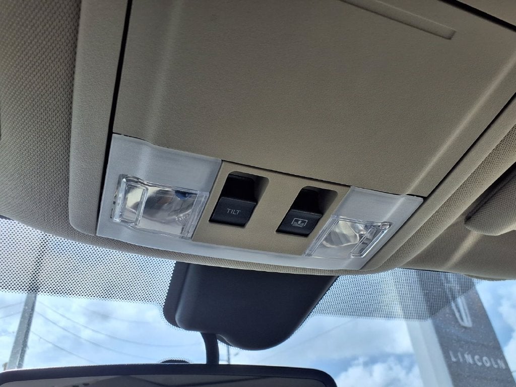 2013 Lincoln MKX Base