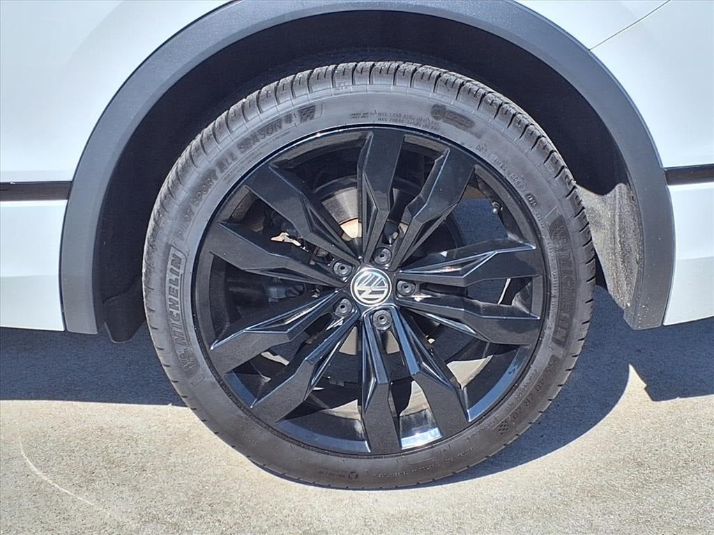 2020 Volkswagen Tiguan 2.0T SE R-Line Black