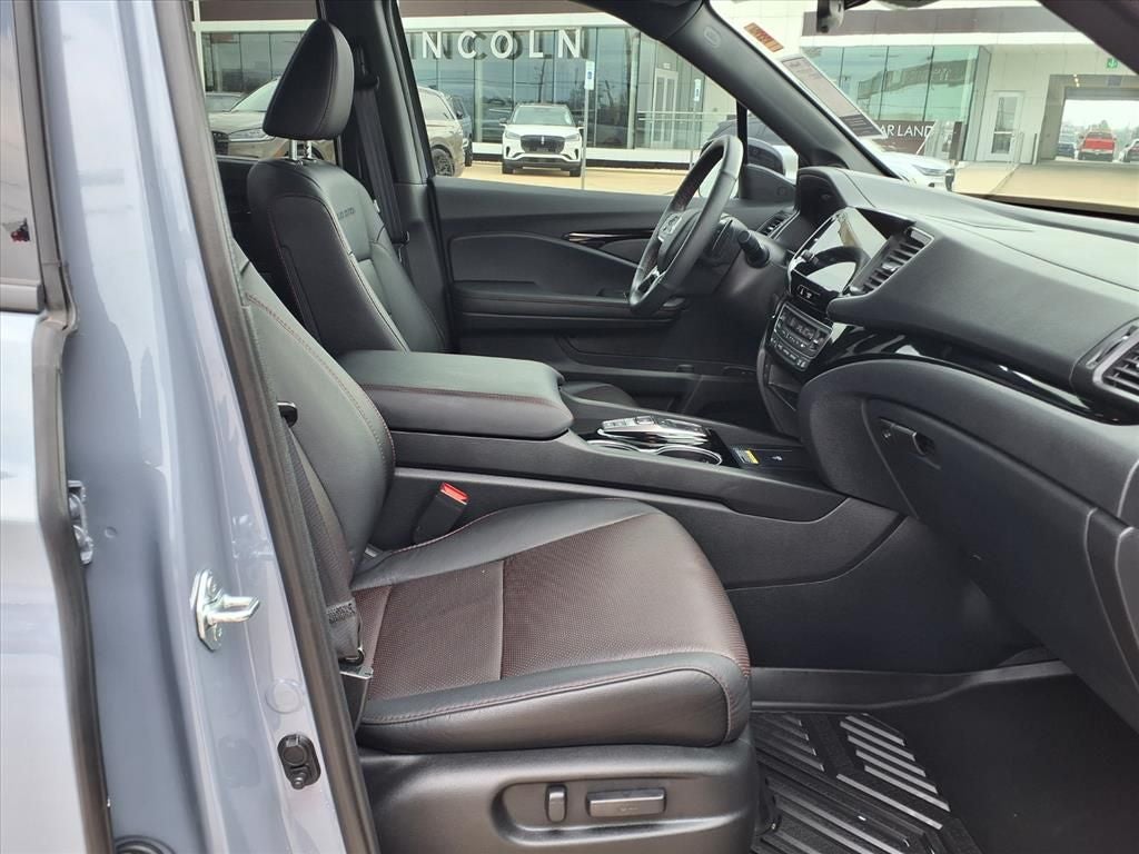 2025 Honda Passport Black Edition