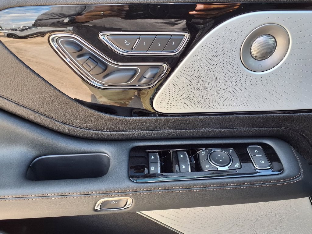 2027 Lincoln Aviator Reserve