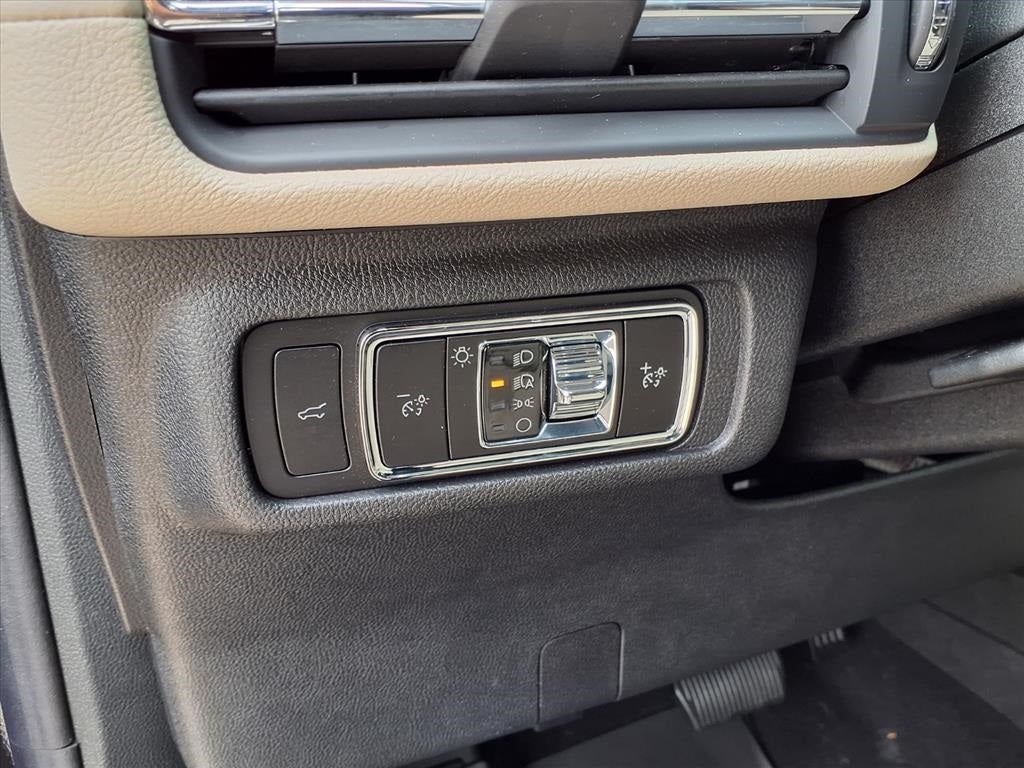 2025 Lincoln Corsair Premiere