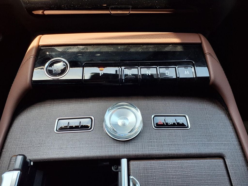 2027 Lincoln Navigator Reserve