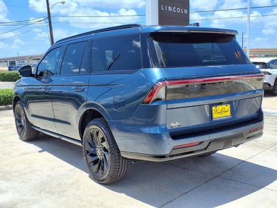 2027 Lincoln Navigator Reserve