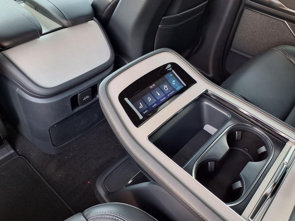 2027 Lincoln Navigator Reserve
