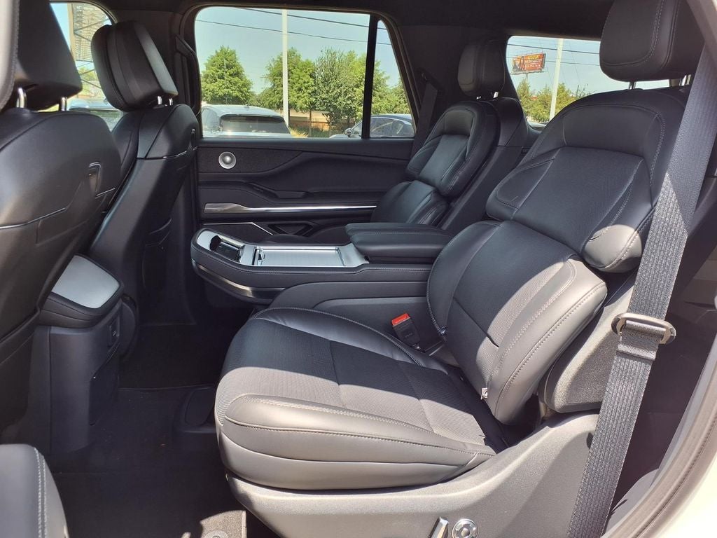 2027 Lincoln Navigator Reserve