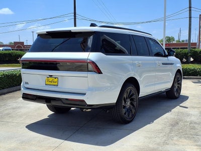 2027 Lincoln Navigator Reserve