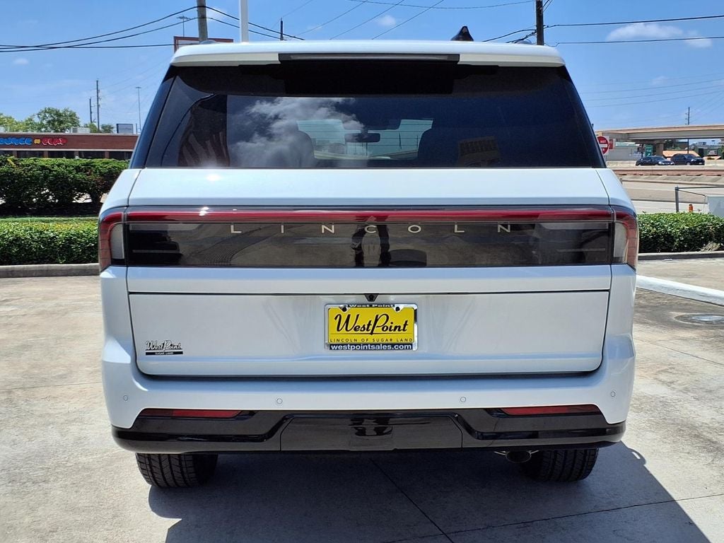 2027 Lincoln Navigator Reserve