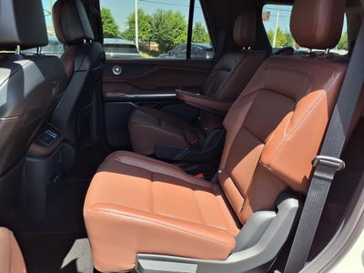 2027 Lincoln Navigator Reserve