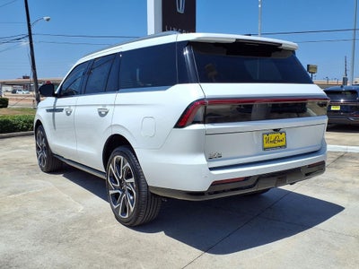 2027 Lincoln Navigator Reserve