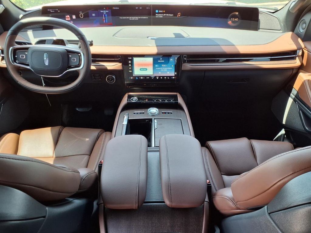 2027 Lincoln Navigator Reserve