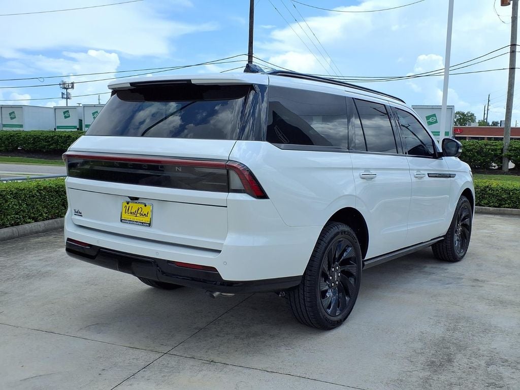 2027 Lincoln Navigator Reserve