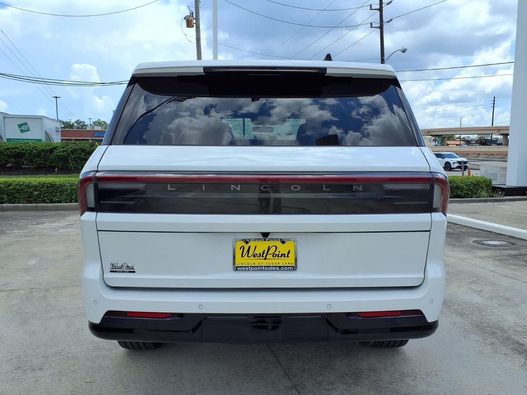 2027 Lincoln Navigator Reserve