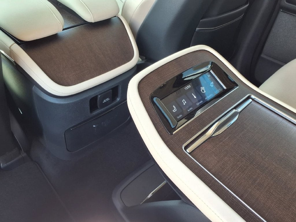 2027 Lincoln Navigator Reserve