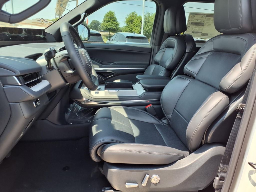 2027 Lincoln Navigator Reserve