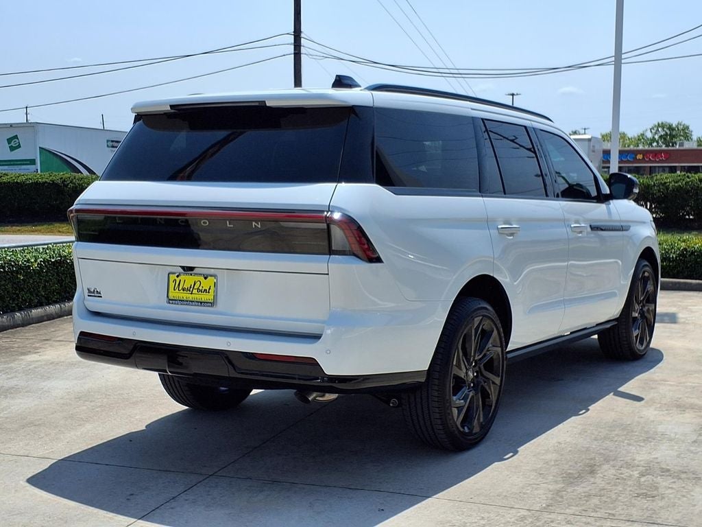 2027 Lincoln Navigator Reserve