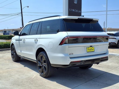 2027 Lincoln Navigator Reserve