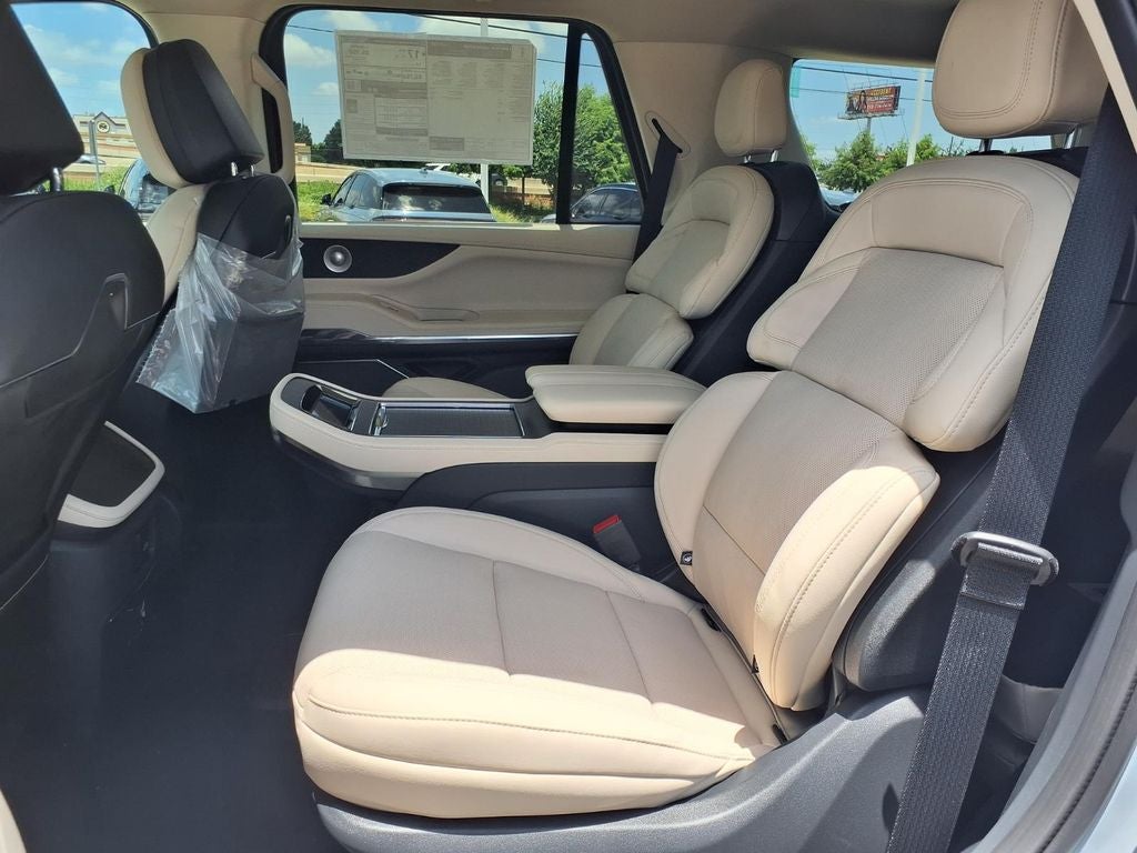 2027 Lincoln Navigator Reserve
