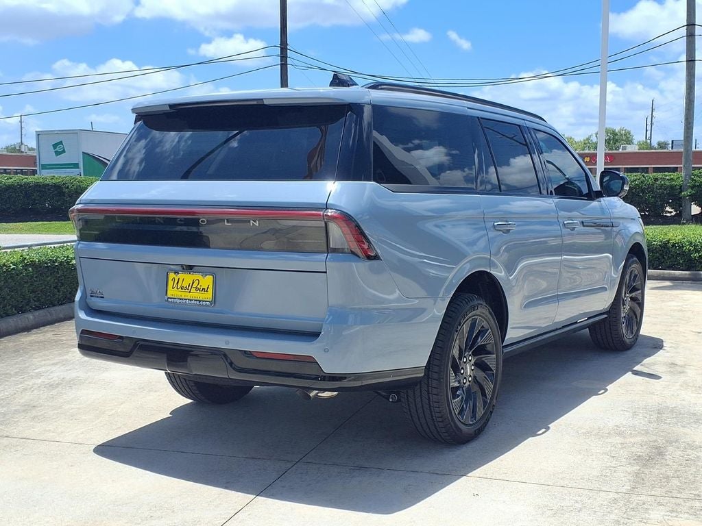 2027 Lincoln Navigator Reserve