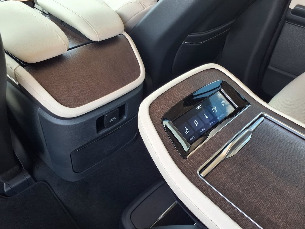 2027 Lincoln Navigator Reserve