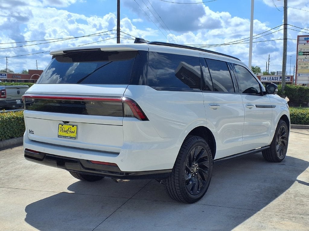 2027 Lincoln Navigator Reserve
