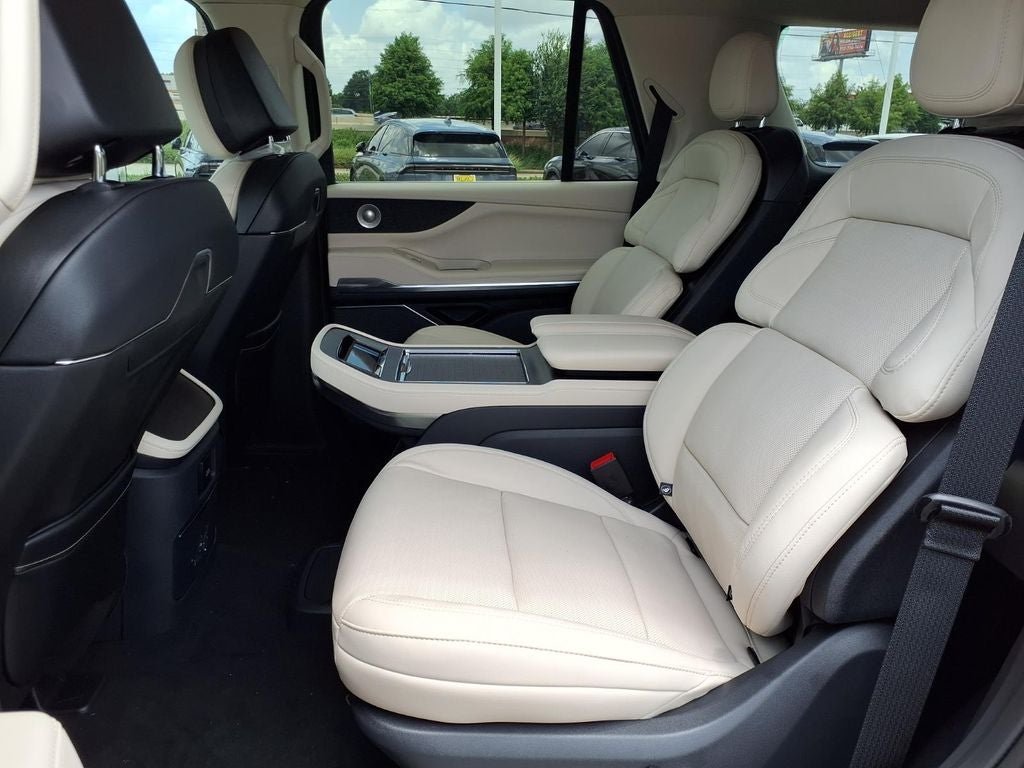 2027 Lincoln Navigator Reserve