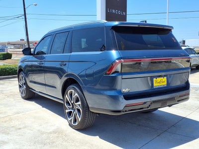 2027 Lincoln Navigator Reserve