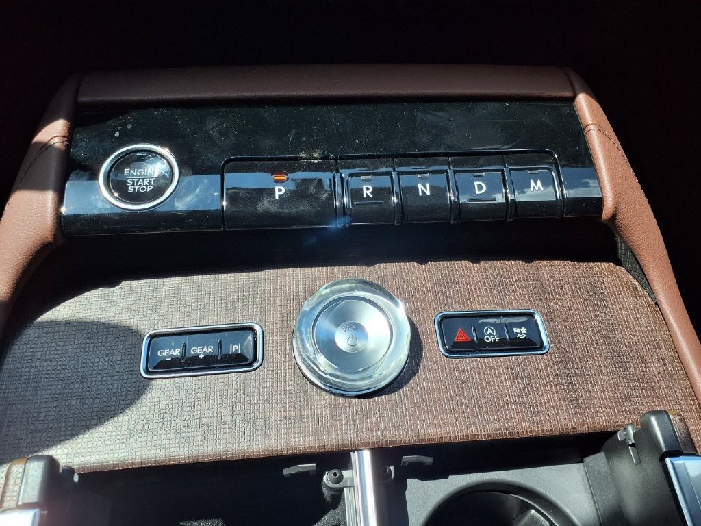 2027 Lincoln Navigator Reserve