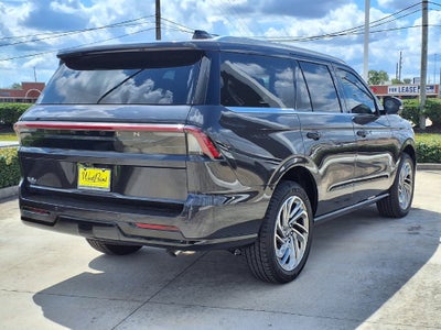 2027 Lincoln Navigator Reserve