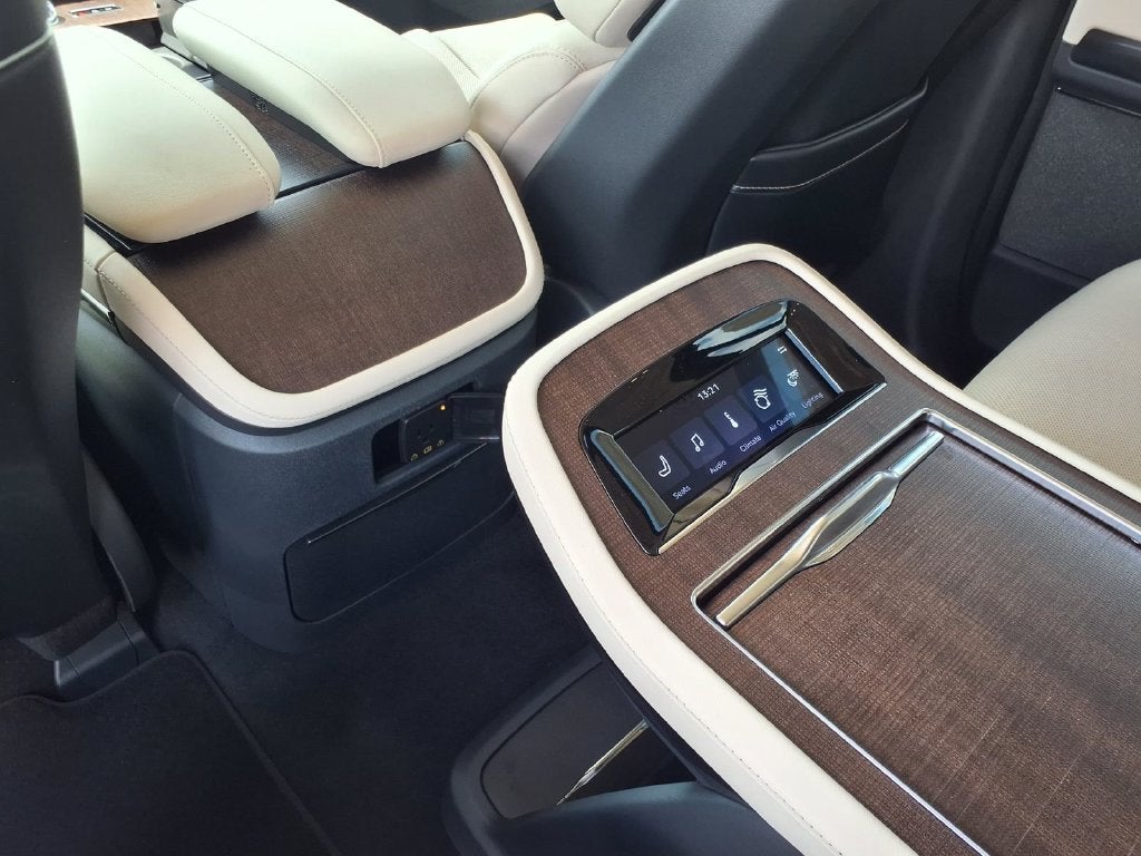 2027 Lincoln Navigator Reserve