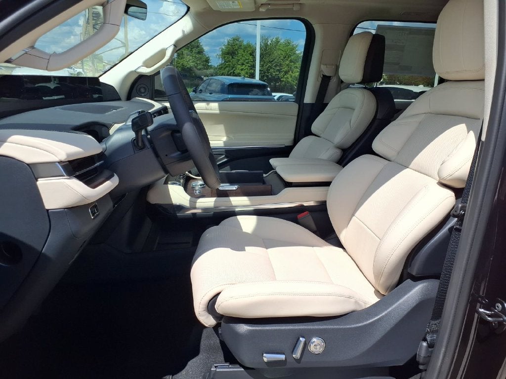 2027 Lincoln Navigator Reserve
