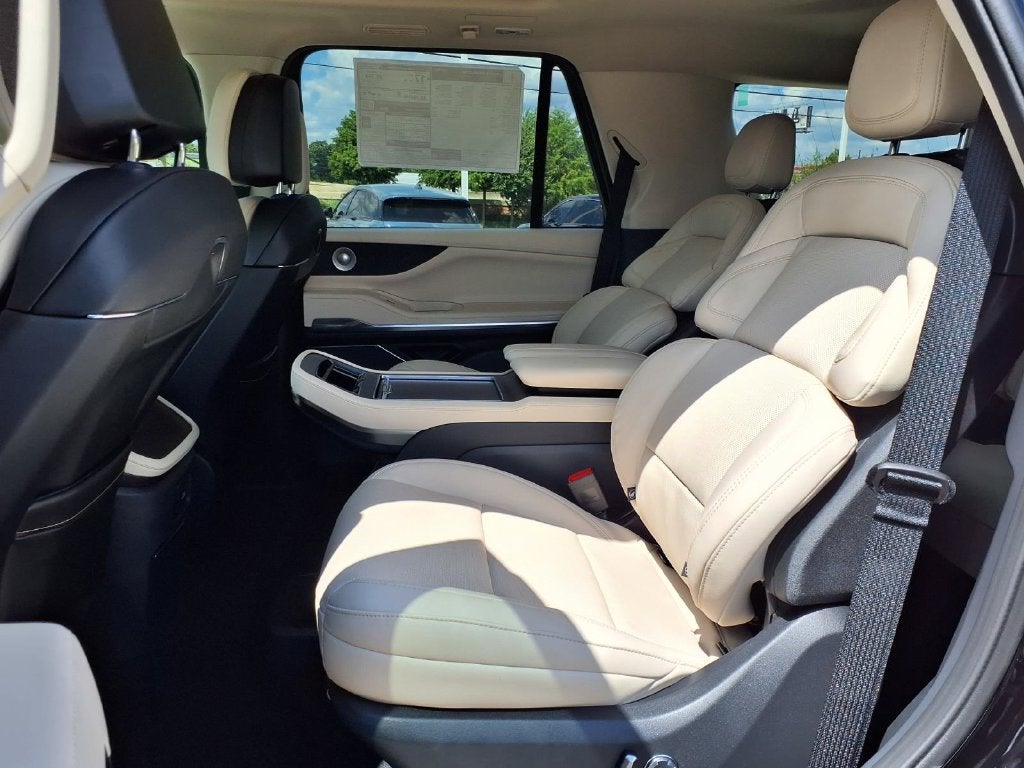 2027 Lincoln Navigator Reserve