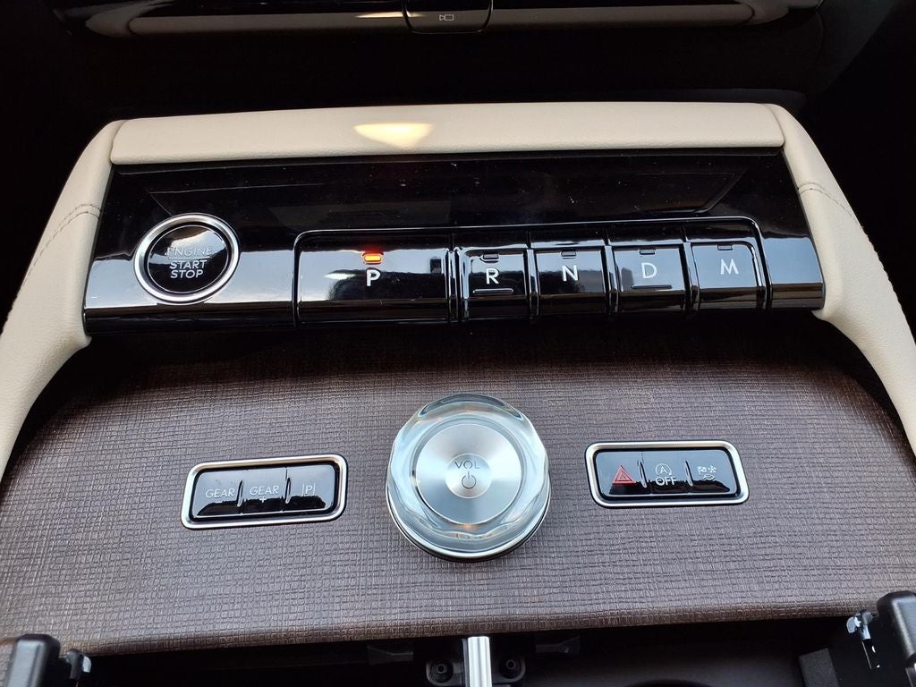 2027 Lincoln Navigator Reserve