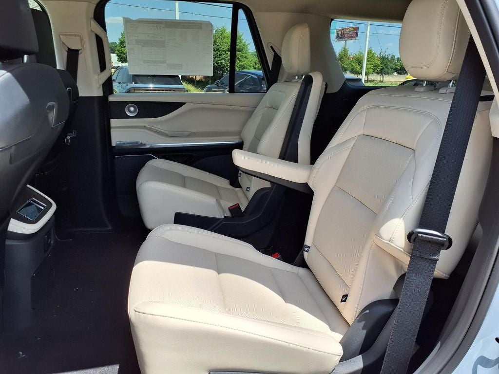 2027 Lincoln Navigator Reserve
