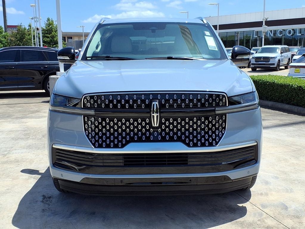 2027 Lincoln Navigator Reserve