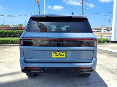 2027 Lincoln Navigator Reserve