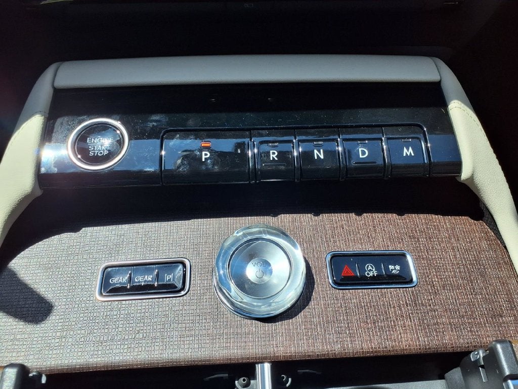 2027 Lincoln Navigator Reserve