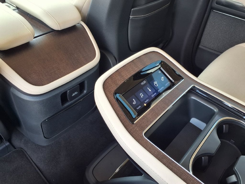 2027 Lincoln Navigator Reserve