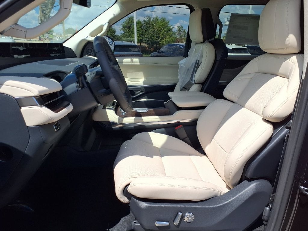 2027 Lincoln Navigator Reserve