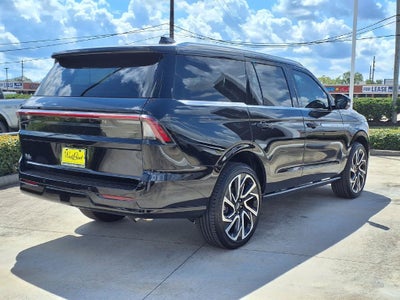 2027 Lincoln Navigator Reserve