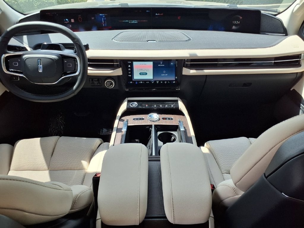 2027 Lincoln Navigator Reserve