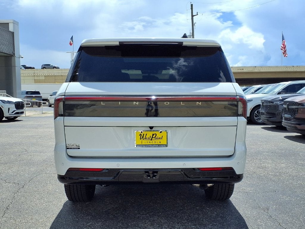 2027 Lincoln Navigator Reserve