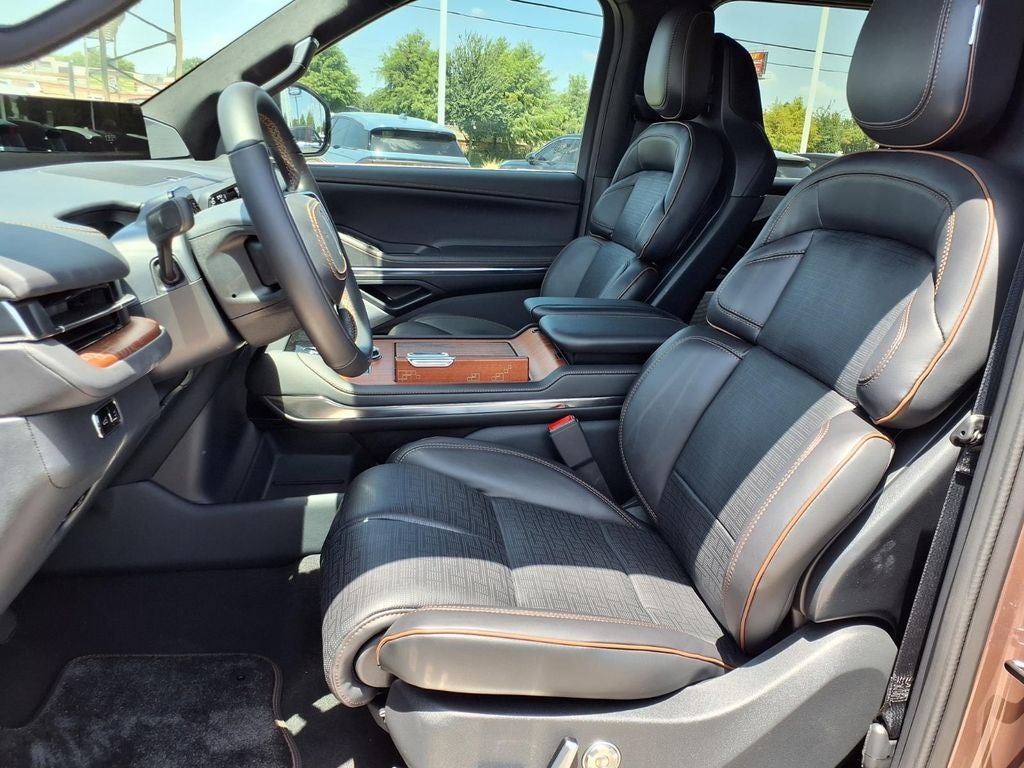 2027 Lincoln Navigator Black Label