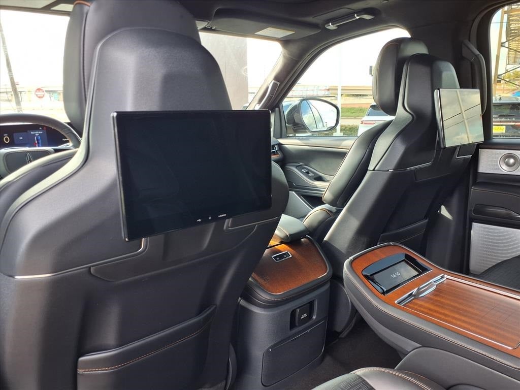 2025 Lincoln Navigator Black Label
