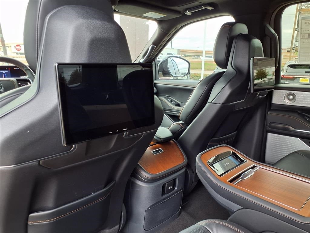 2025 Lincoln Navigator Black Label