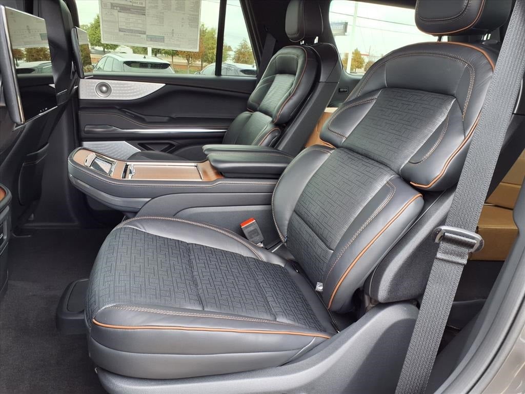 2025 Lincoln Navigator Black Label