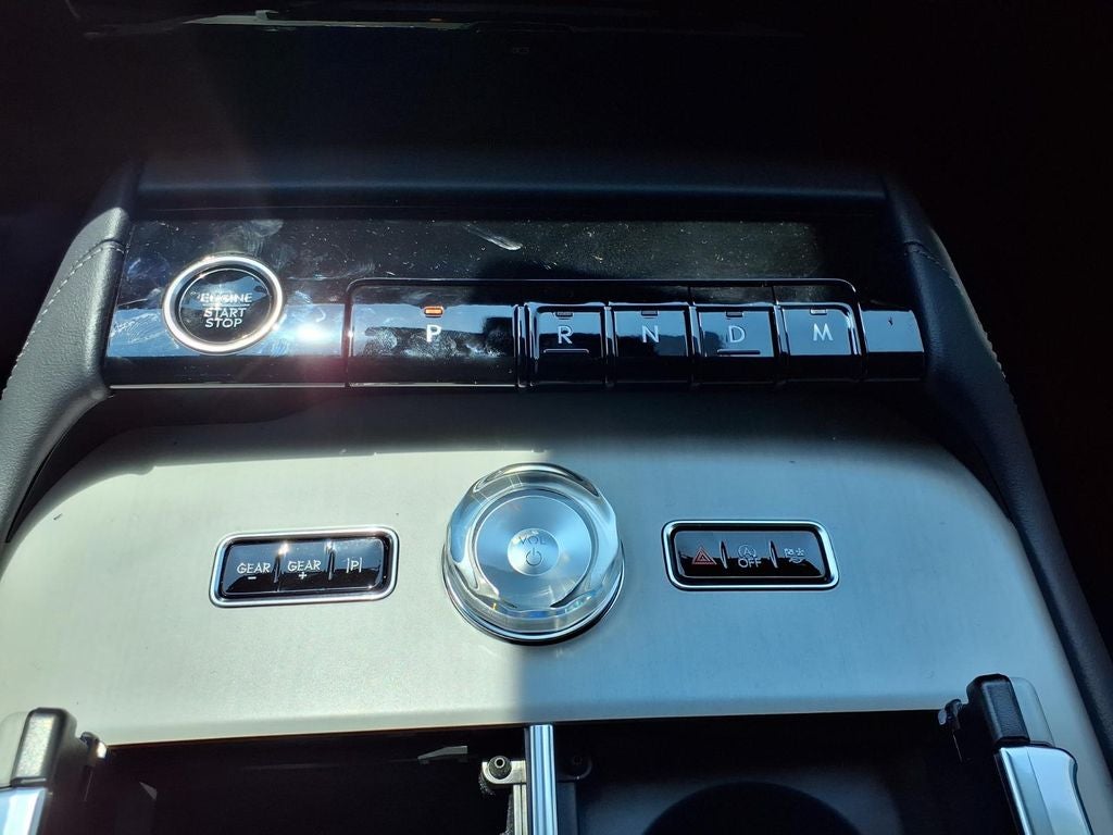 2027 Lincoln Navigator Premiere