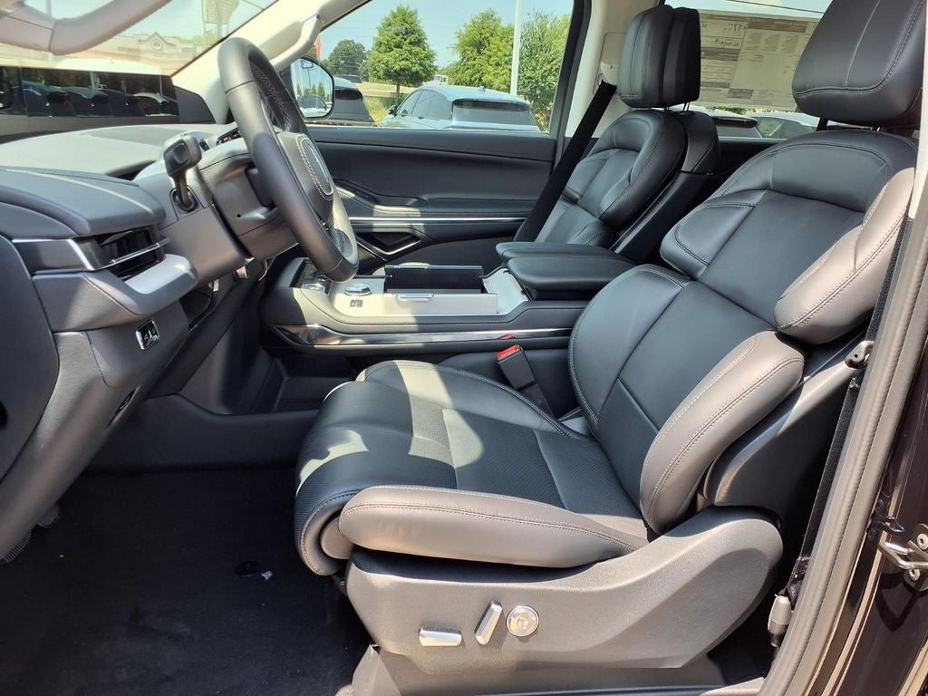 2027 Lincoln Navigator Premiere