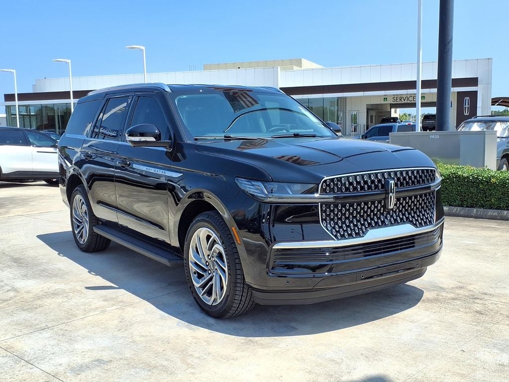 2027 Lincoln Navigator Premiere