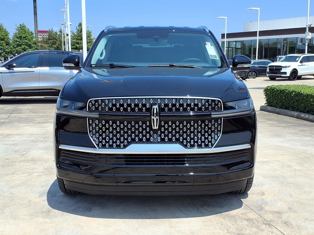 2027 Lincoln Navigator Premiere